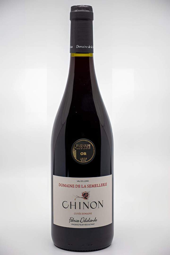 Bouteille de vin rouge Chinon du Domaine de la Semellerie