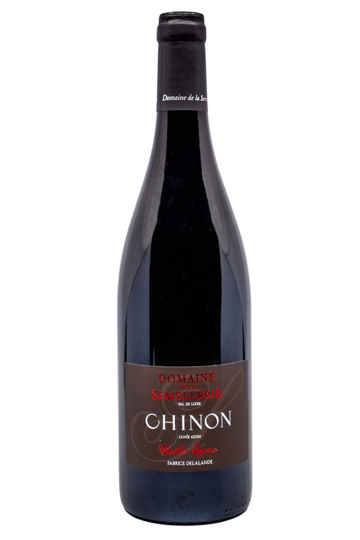 La robe est distinguée avec sa parure rouge sombre, à reflets bruns. Au nez, les senteurs sont multiples allant des fruits rouges cuits (griotte, cassis) aux épices exotiques (poivre, curry), en passant par des notes de chèvrefeuille et de vanille fumée.  Elégant au palais avec sa splendide texture, soulignée par des tanins généreux aux grains serrés. En bouche, des saveurs capiteuses de mûres et de pruneaux, de boisé épicé, de zan, de silex gratté et de poivron grillé sont d'une rare ampleur. Un vin plein d'étoffe et d'élégance, à savourer sur un gigot de mouton à l'ail.  Cette cuvée provient des vignes âgées de 50 à 60 ans, cultivée sur un sol argilo-silicieux. Peut être conserver 10 ans.